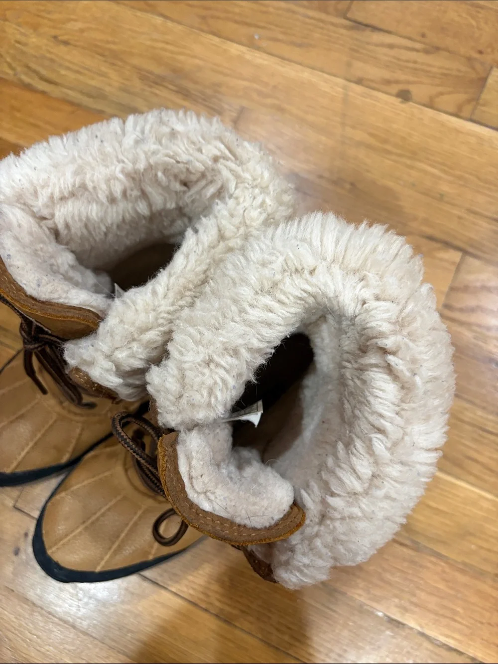 UGG Chestnut Brown Lace-Up Shearling Winter Boots women’s size 8 water proof